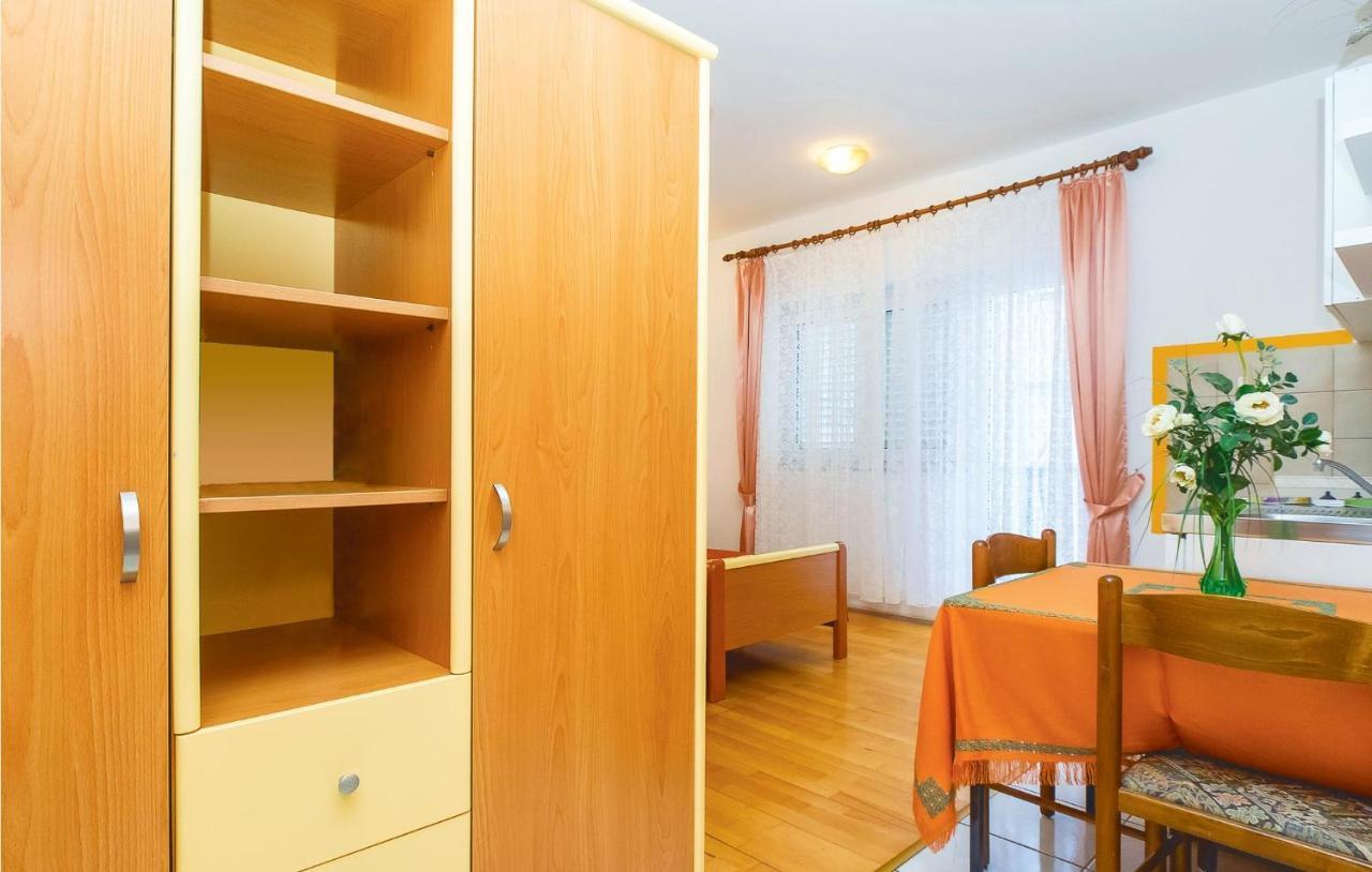 Lovely Apartment In Omis With Kitchenette エクステリア 写真